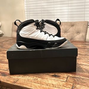 Jordan 9 retro, size 8